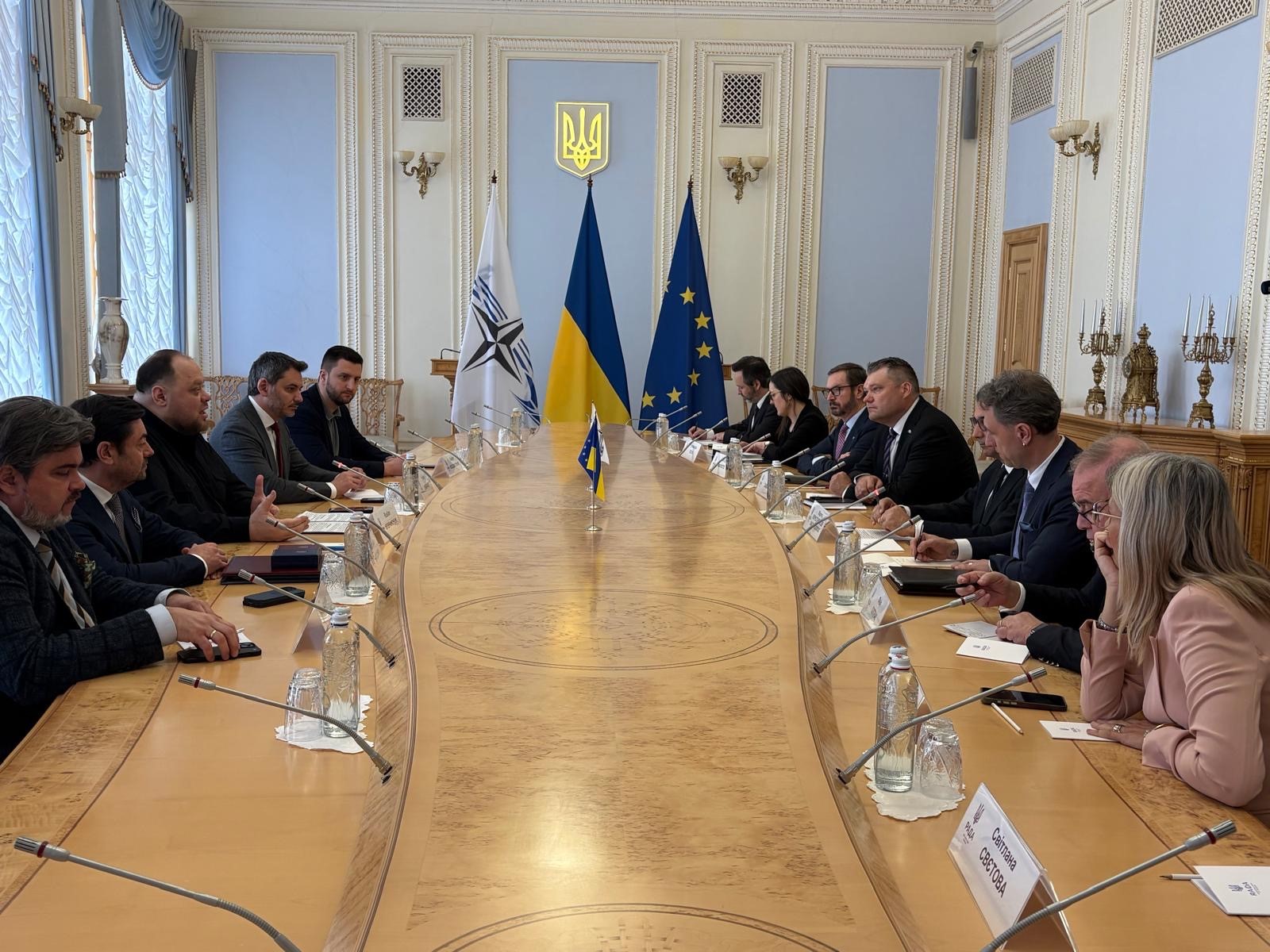 Savola tapasi Ukrainan poliittisen johdon Kiovassa: Ukrainalla on tahto tulitaukoon ja kestävään rauhaan