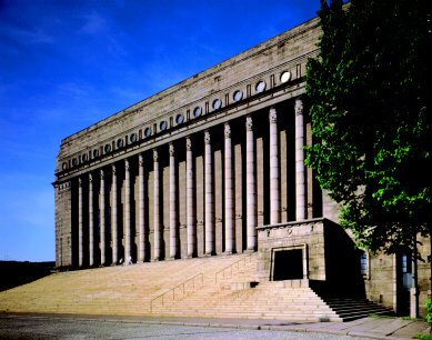 Tiukkaa taloutta ja edunvalvontaa